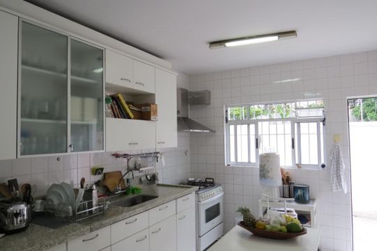 Cozinha de casa à venda com 3 quartos, 665m² em Alto de Pinheiros, São Paulo