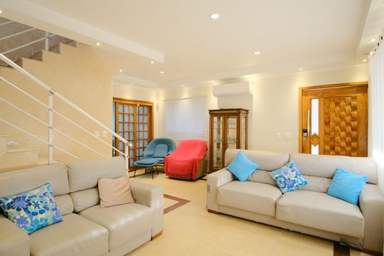 Casa à venda com 3 quartos, 208m² em Vila Carrão, São Paulo