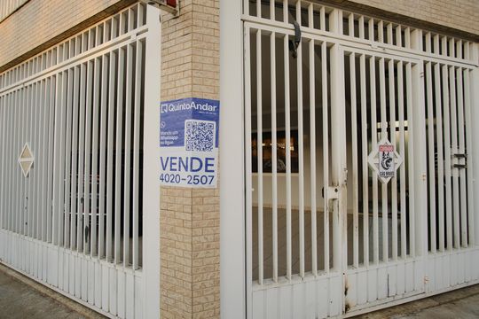 Placa de casa à venda com 3 quartos, 208m² em Vila Carrão, São Paulo