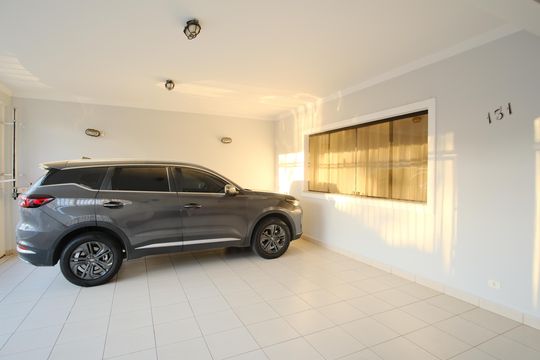 Garagem de casa à venda com 3 quartos, 208m² em Vila Carrão, São Paulo