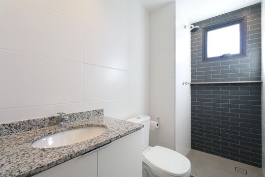 Banheiro da Suíte  de apartamento à venda com 2 quartos, 55m² em Vila Anastácio, São Paulo