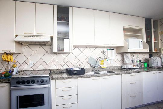 Cozinha de apartamento à venda com 4 quartos, 180m² em Petrópolis, Porto Alegre