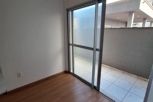 Sala de apartamento para alugar com 1 quarto, 41m² em Irajá, Rio de Janeiro
