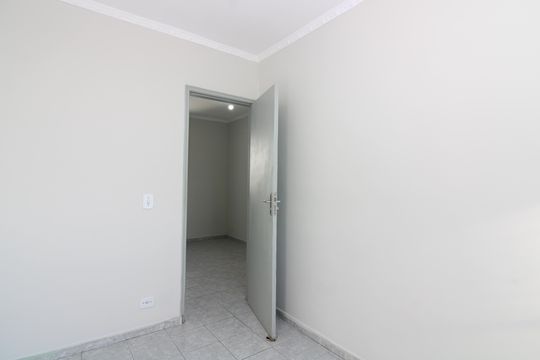 Quarto 1 de apartamento para alugar com 2 quartos, 53m² em Vila Silvia, São Paulo