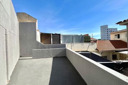 Terraço  de casa para alugar com 3 quartos, 184m² em Vila Guarani (zona Sul), São Paulo