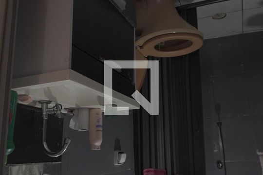 Casa à venda com 5 quartos, 200m² em Vila Taquari, São Paulo