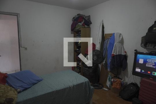 Casa à venda com 5 quartos, 200m² em Vila Taquari, São Paulo