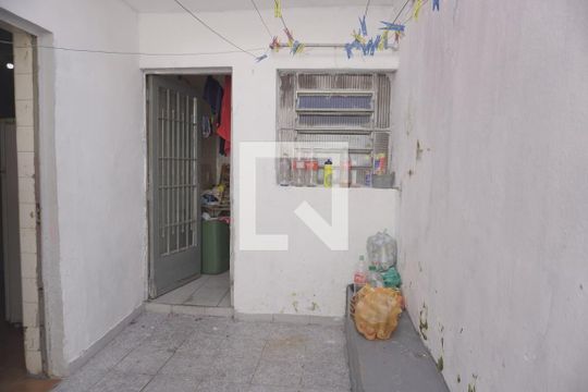 Casa à venda com 5 quartos, 200m² em Vila Taquari, São Paulo