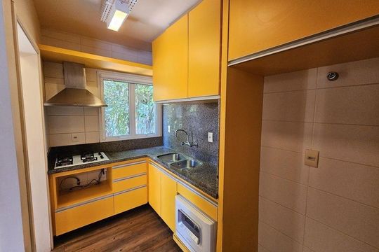 Cozinha de casa de condomínio para alugar com 3 quartos, 127m² em Mário Quintana, Porto Alegre