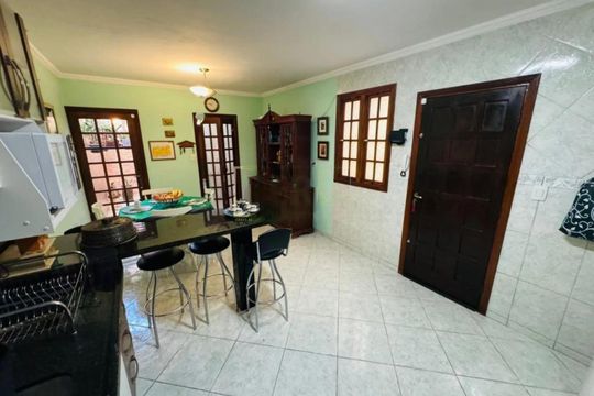 Casa à venda com 3 quartos, 184m² em Jardim Danubio, Jundiaí