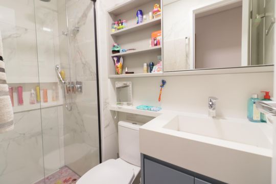 Banheiro da Suíte 1 de apartamento para alugar com 2 quartos, 92m² em Centro, Osasco