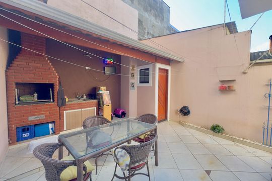 Churrasqueira de casa para alugar com 4 quartos, 250m² em Jardim Bom Clima, Guarulhos