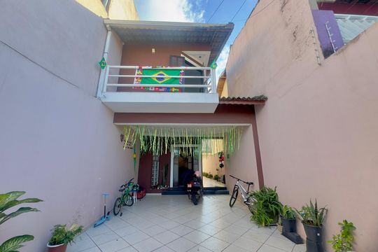 Garagem de casa para alugar com 4 quartos, 250m² em Jardim Bom Clima, Guarulhos