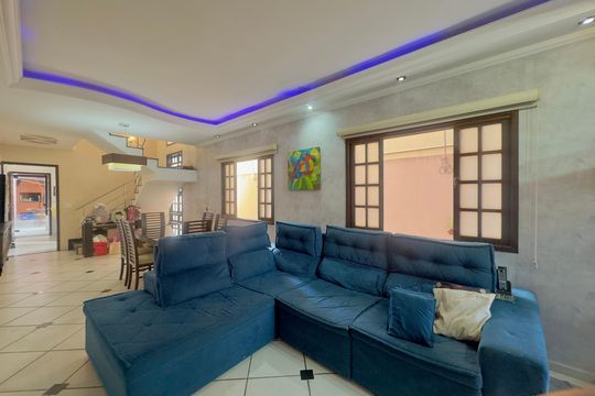 Sala de casa para alugar com 4 quartos, 250m² em Jardim Bom Clima, Guarulhos