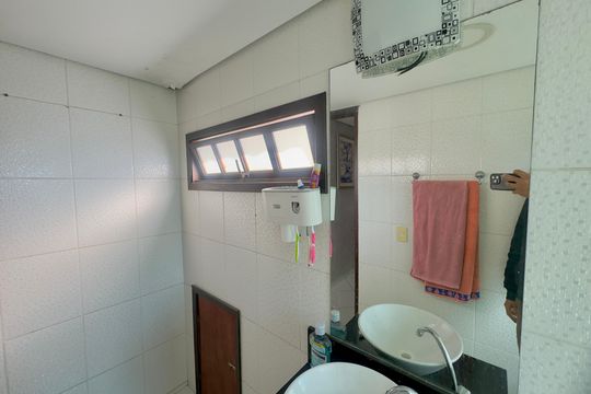 Banheiro 2 de casa para alugar com 4 quartos, 250m² em Jardim Bom Clima, Guarulhos