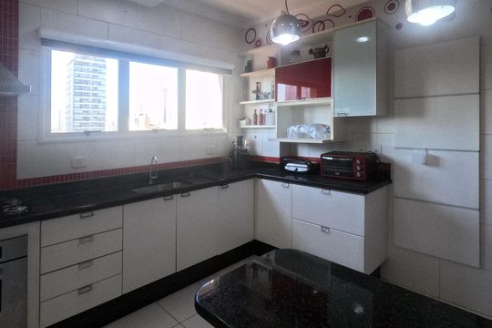 Cozinha de apartamento para alugar com 3 quartos, 100m² em Embaré, Santos