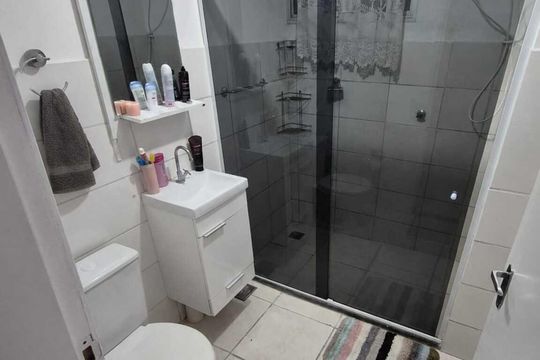 Banheiro de apartamento à venda com 2 quartos, 50m² em Anil, Rio de Janeiro
