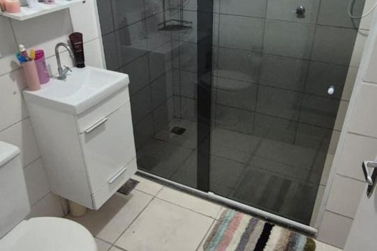 Banheiro de apartamento à venda com 2 quartos, 50m² em Anil, Rio de Janeiro