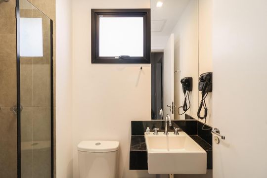 Banheiro de apartamento à venda com 1 quarto, 34m² em Consolação, São Paulo
