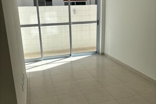 Sala de apartamento à venda com 1 quarto, 48m² em Santa Cândida, Curitiba