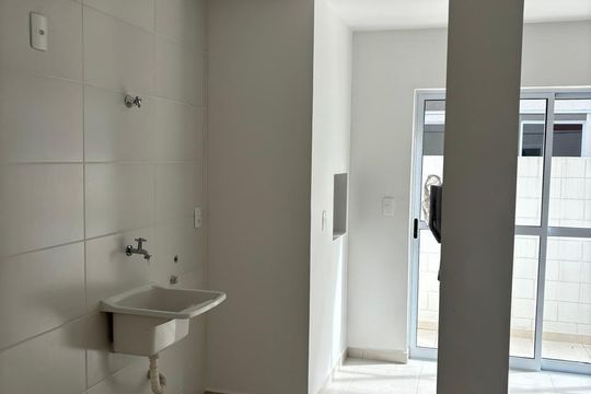 Cozinha de apartamento à venda com 1 quarto, 48m² em Santa Cândida, Curitiba