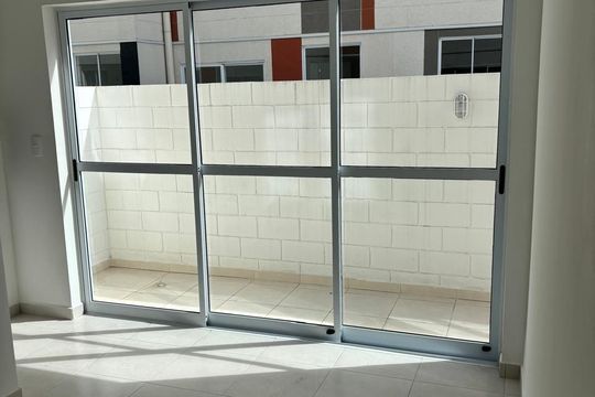 Sala de apartamento à venda com 1 quarto, 48m² em Santa Cândida, Curitiba
