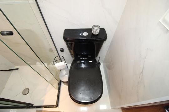 Banheiro de apartamento à venda com 2 quartos, 49m² em Jardim Casa Pintada, São Paulo