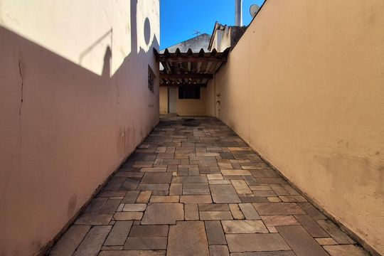 Garagem de casa para alugar com 2 quartos, 393m² em Jardim Tres Marias, São Bernardo do Campo