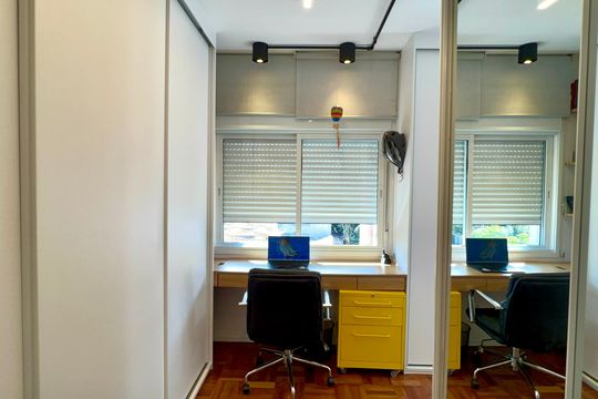 Closet da suíte de apartamento à venda com 1 quarto, 78m² em Pinheiros, São Paulo