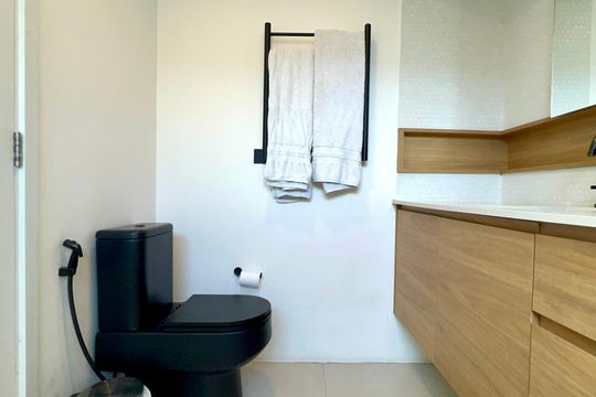Banheiro da Suíte de apartamento à venda com 1 quarto, 78m² em Pinheiros, São Paulo