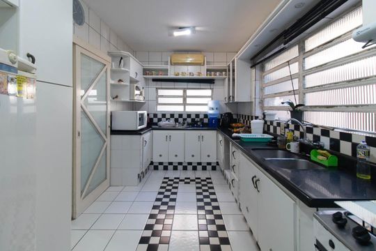 Cozinha de casa à venda com 3 quartos, 229m² em Ipanema, Porto Alegre