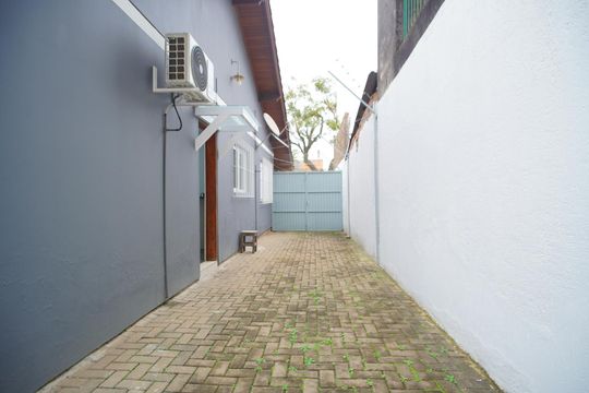 Garagem de casa para alugar com 3 quartos, 96m² em Sarandi, Porto Alegre