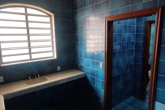 Banheiro de casa à venda com 3 quartos, 1100m² em Parque Nova Campinas, Campinas