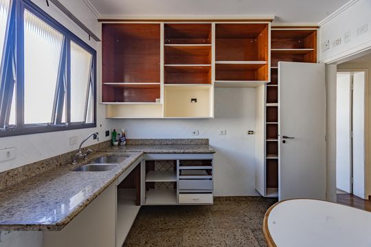 Cozinha de apartamento à venda com 2 quartos, 114m² em Jardim da Saúde, São Paulo
