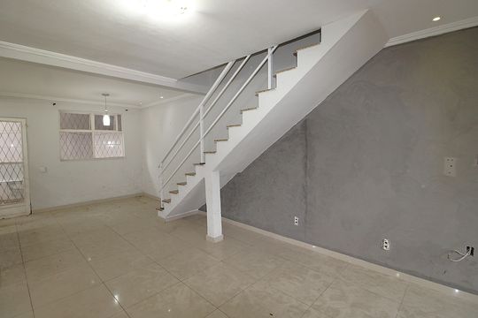 Sala de casa para alugar com 3 quartos, 180m² em Anchieta, Nilópolis