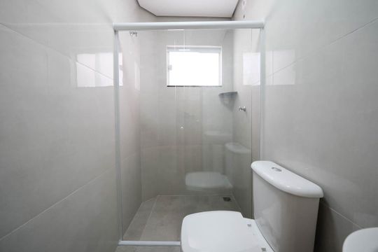 Banheiro de kitnet/studio para alugar com 1 quarto, 30m² em Vila Talarico, São Paulo