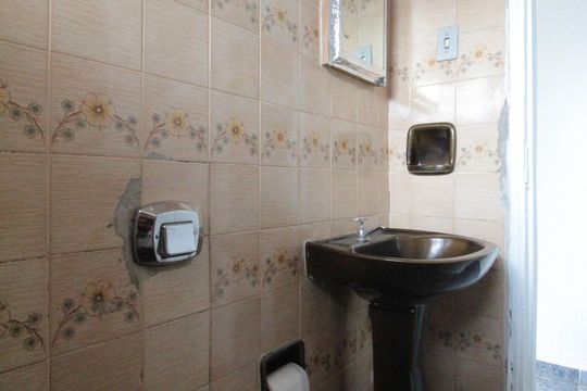 Banheiro Social de casa para alugar com 3 quartos, 200m² em Minas Caixa, Belo Horizonte
