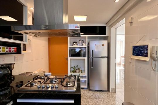 Cozinha de apartamento à venda com 4 quartos, 293m² em Santo Antônio, Belo Horizonte