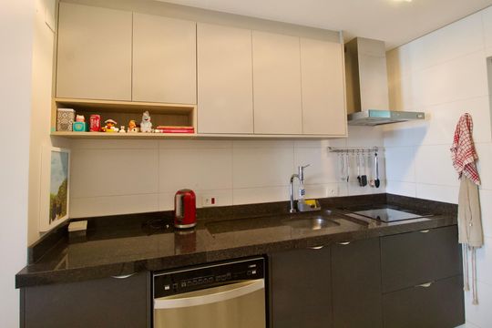 Cozinha de apartamento à venda com 2 quartos, 86m² em Bigorrilho, Curitiba
