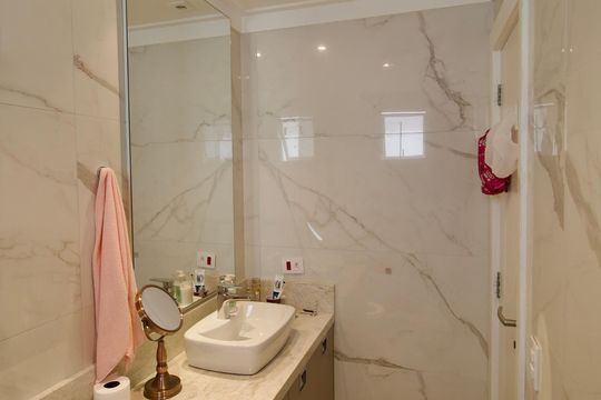 Banheiro - Suite de apartamento à venda com 2 quartos, 86m² em Bigorrilho, Curitiba