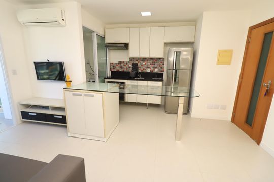 Sala de apartamento para alugar com 1 quarto, 46m² em Caminho das Árvores, Salvador