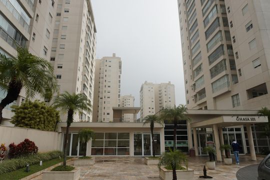 Fachada de apartamento à venda com 3 quartos, 132m² em Tamboré, Santana de Parnaíba