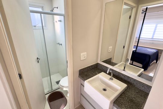 Banheiro de kitnet/studio à venda com 1 quarto, 35m² em Cambuí, Campinas