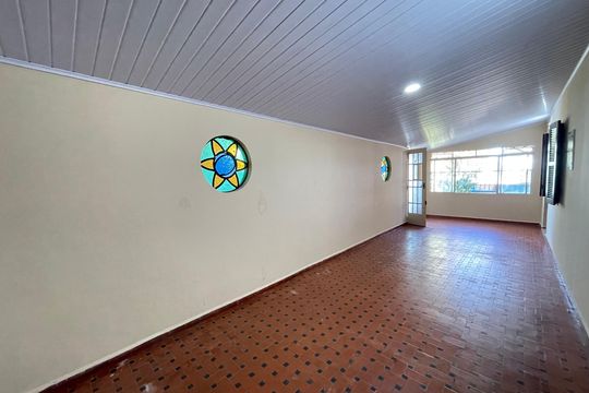 Garagem de casa para alugar com 5 quartos, 237m² em Caxingui, São Paulo
