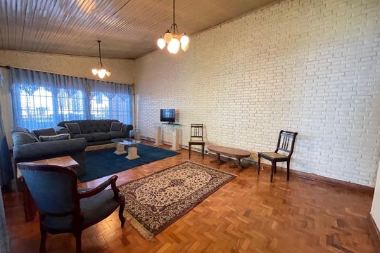 Sala de casa para alugar com 5 quartos, 237m² em Caxingui, São Paulo