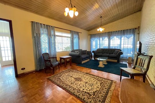 Casa para alugar com 5 quartos, 237m² em Caxingui, São Paulo