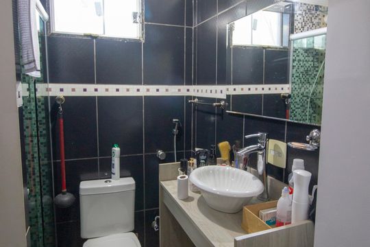 Casa de Condomínio à venda com 4 quartos, 240m² em Colônia Agrícola Arniqueira, Brasília