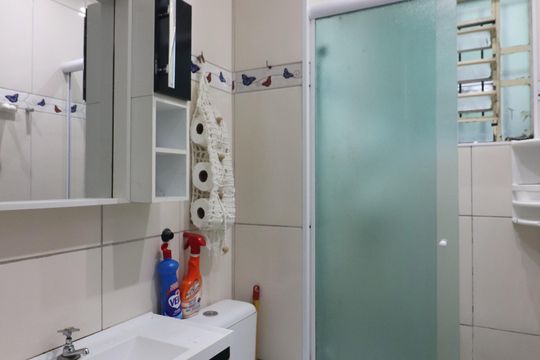 Banheiro Social de apartamento à venda com 2 quartos, 44m² em Alves Dias, São Bernardo do Campo