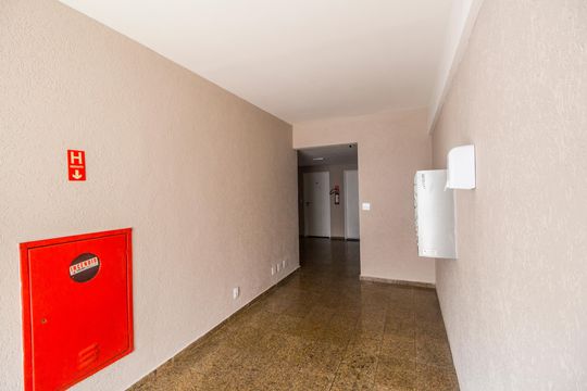 Entrada de apartamento para alugar com 2 quartos, 51m² em Vila Caldas, Carapicuíba