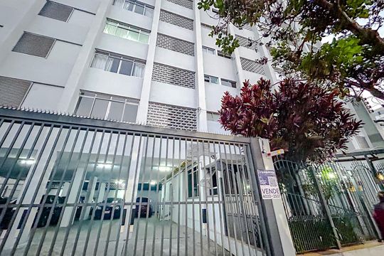 Fachada com Plaquinha de apartamento à venda com 2 quartos, 70m² em Tatuapé, São Paulo